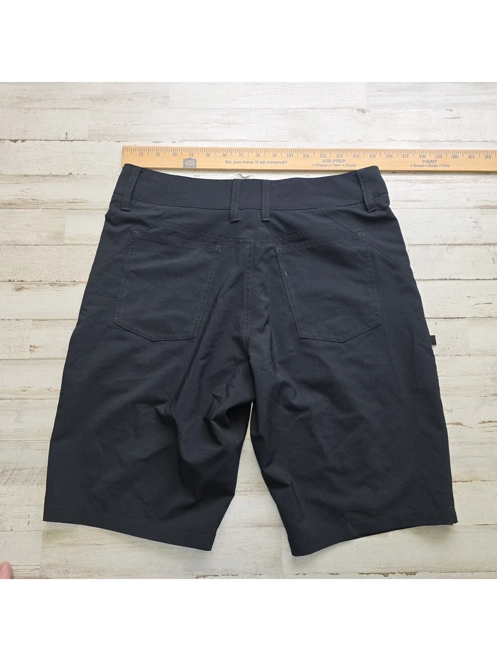 OAKLEY Shorts Mens 31 Black Solid 9